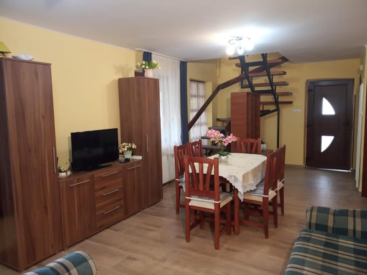 Bazsi Apartman Хайдусобосло Экстерьер фото
