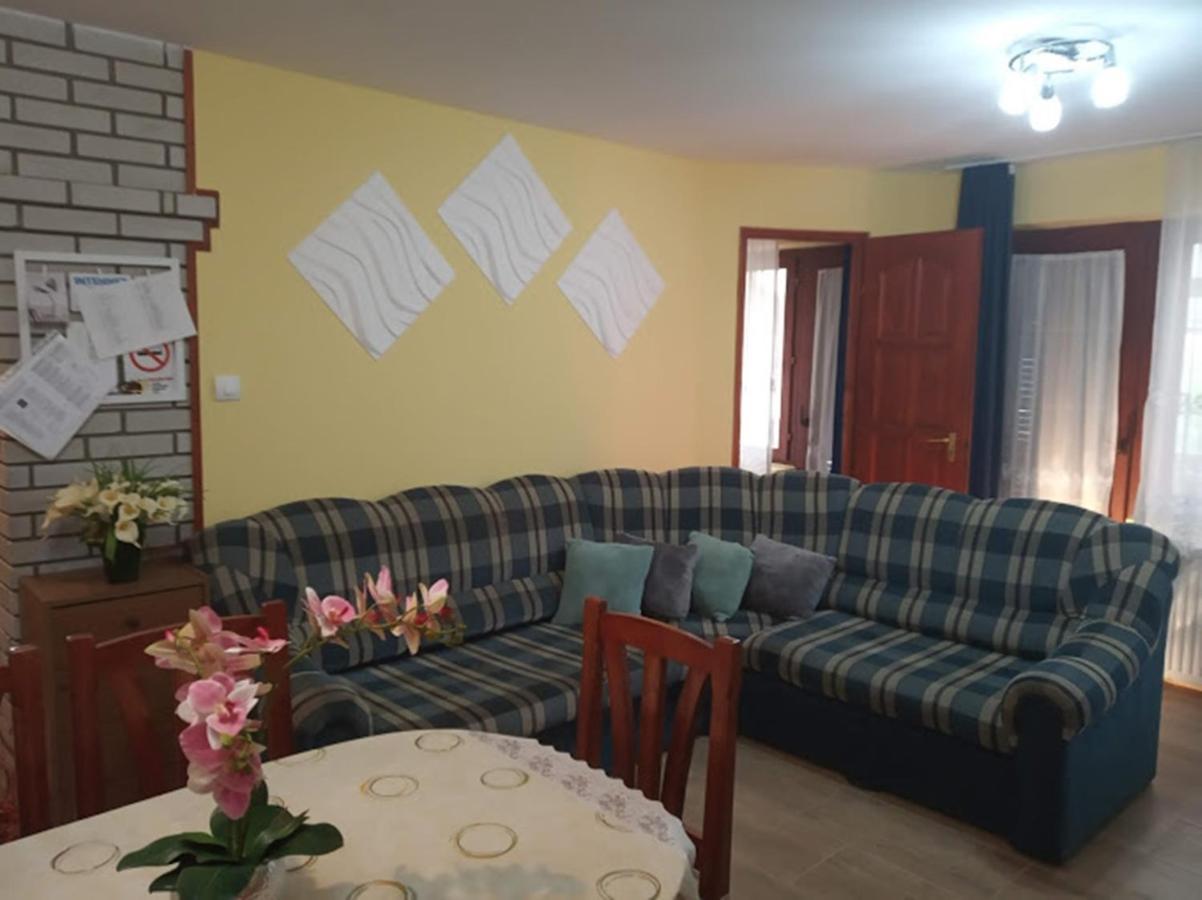 Bazsi Apartman Хайдусобосло Экстерьер фото