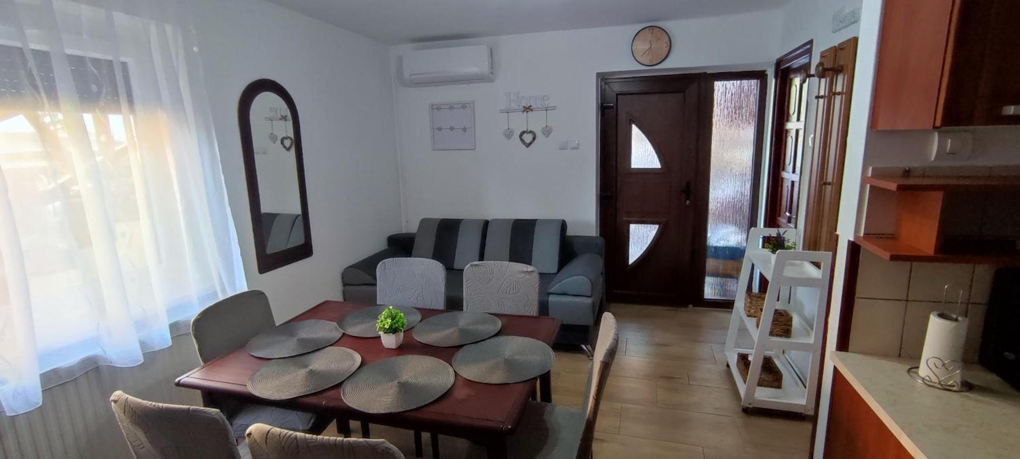 Bazsi Apartman Хайдусобосло Экстерьер фото