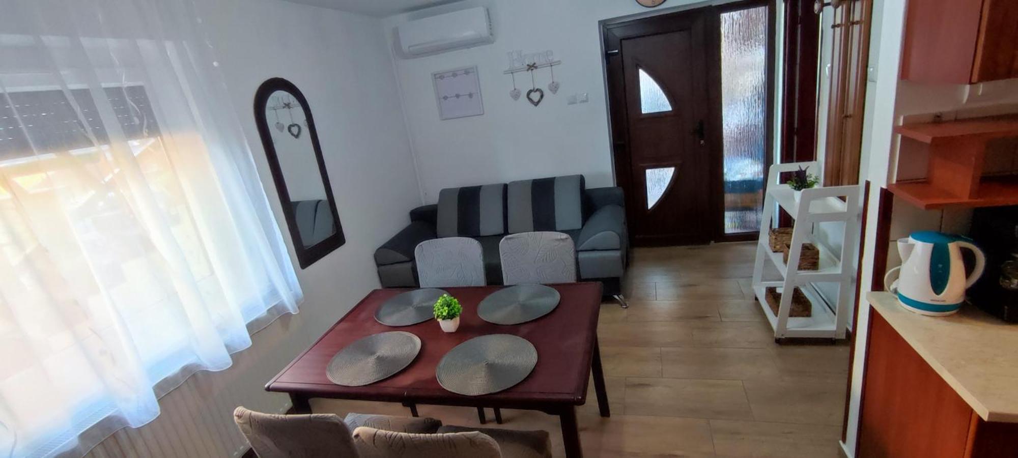 Bazsi Apartman Хайдусобосло Экстерьер фото
